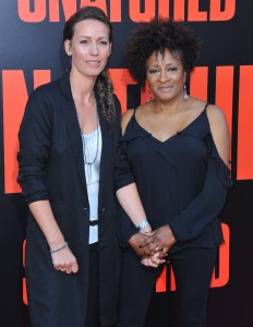 Alex Sykes, Wanda Sykes at arrivals for SNATCHED Premiere, The Regency Village Theatre, Los Angeles, CA May 10, 2017. Photo By: Dee Cercone/Everett Collection